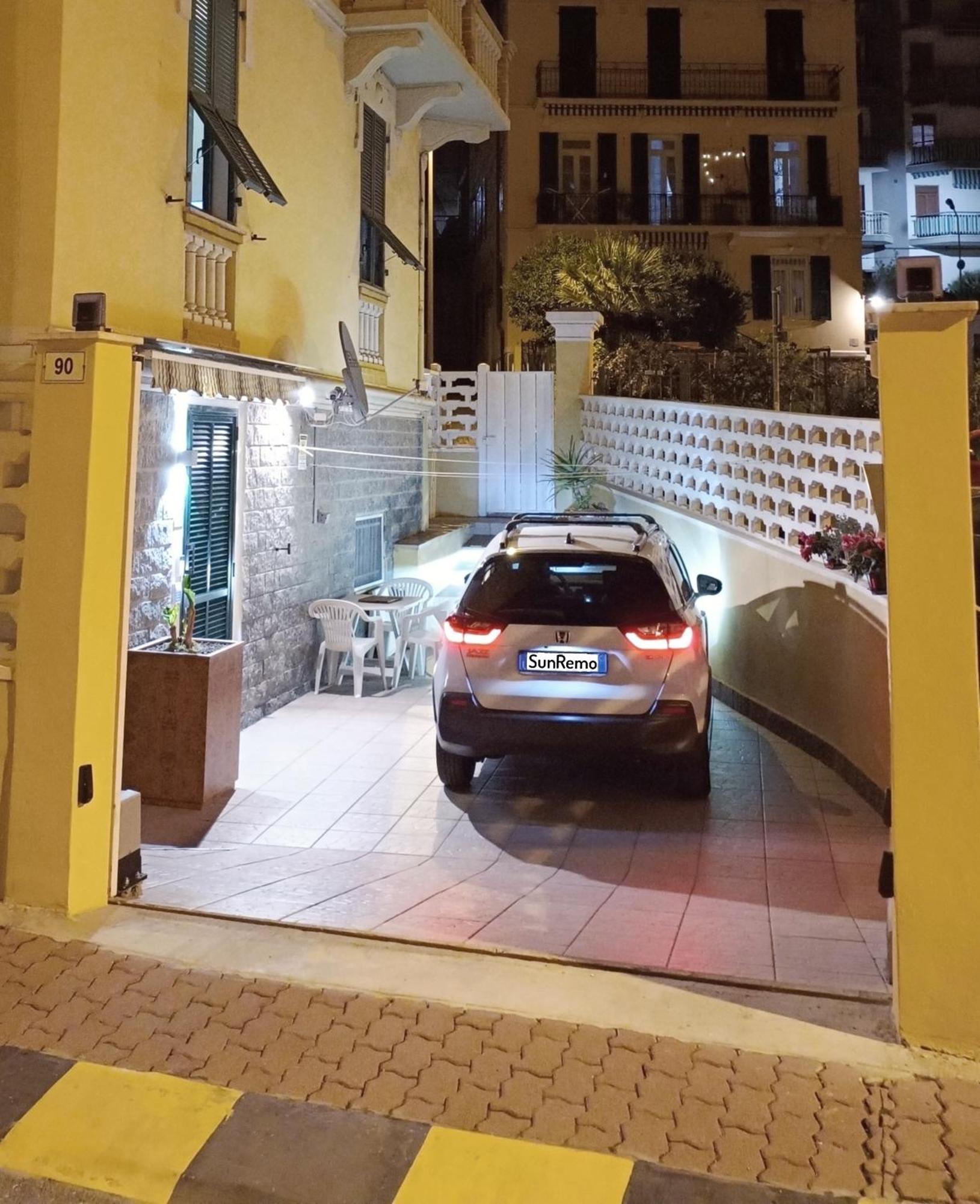 Casa Stefi Sunremo - Parcheggio Privato, 500 Mt Dalla Spiaggia Sanremo Dış mekan fotoğraf